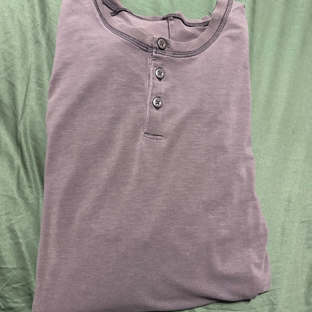 Lululemon fundamental Henley size medium